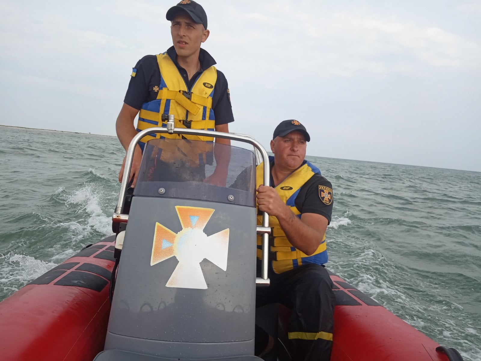 На Херсонщині тривають пошуки львів'янина, 8-річний син якого потонув у морі