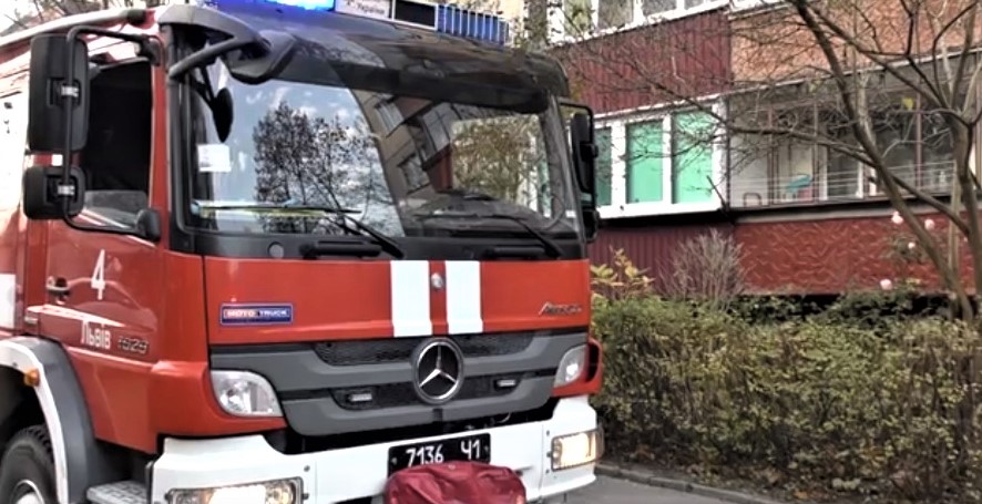Через ранкову пожежу у Львові евакуювали мешканців будинку