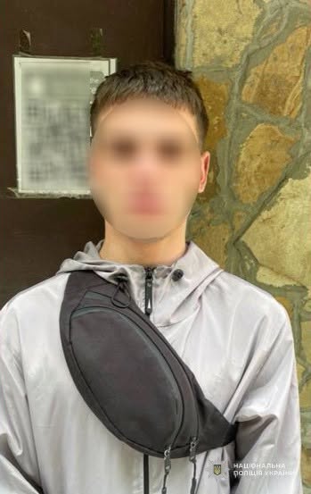 У Львові чоловік жорстоко побив знайомого та викрав його зброю