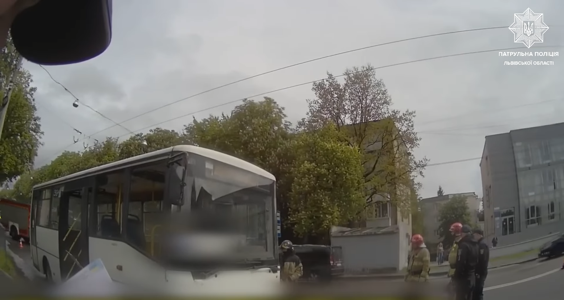 У Львові посеред дороги загорілась маршрутка