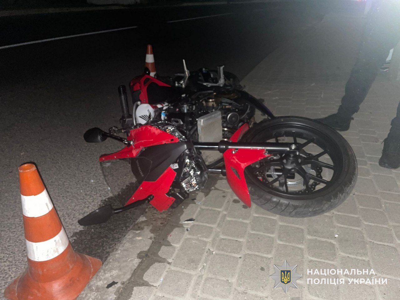 ДТП у Пустомитах: п'яний мотоцикліст не впорався з керуванням (фото)