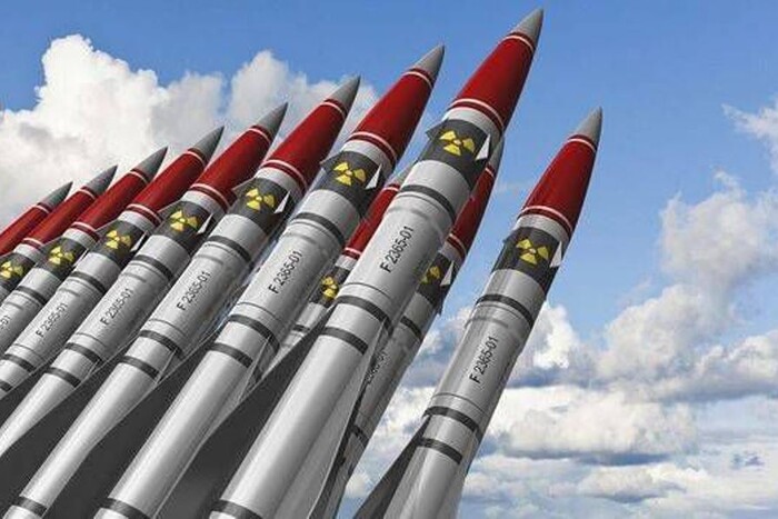 Польща готова розмістити в себе ядерну зброю НАТО