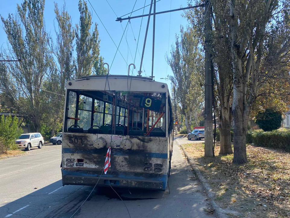 Обстріл Херсону. У лікарні помер поранений пасажир тролейбуса
