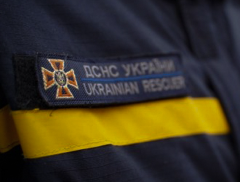 У Львові рятувальники зламали двері квартири, щоб витягнути хворого чоловіка