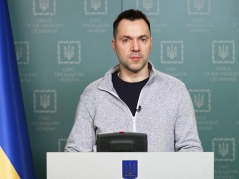 У Маріуполі окупанти поновили авіаційні удари по «Азовсталі», – Арестович