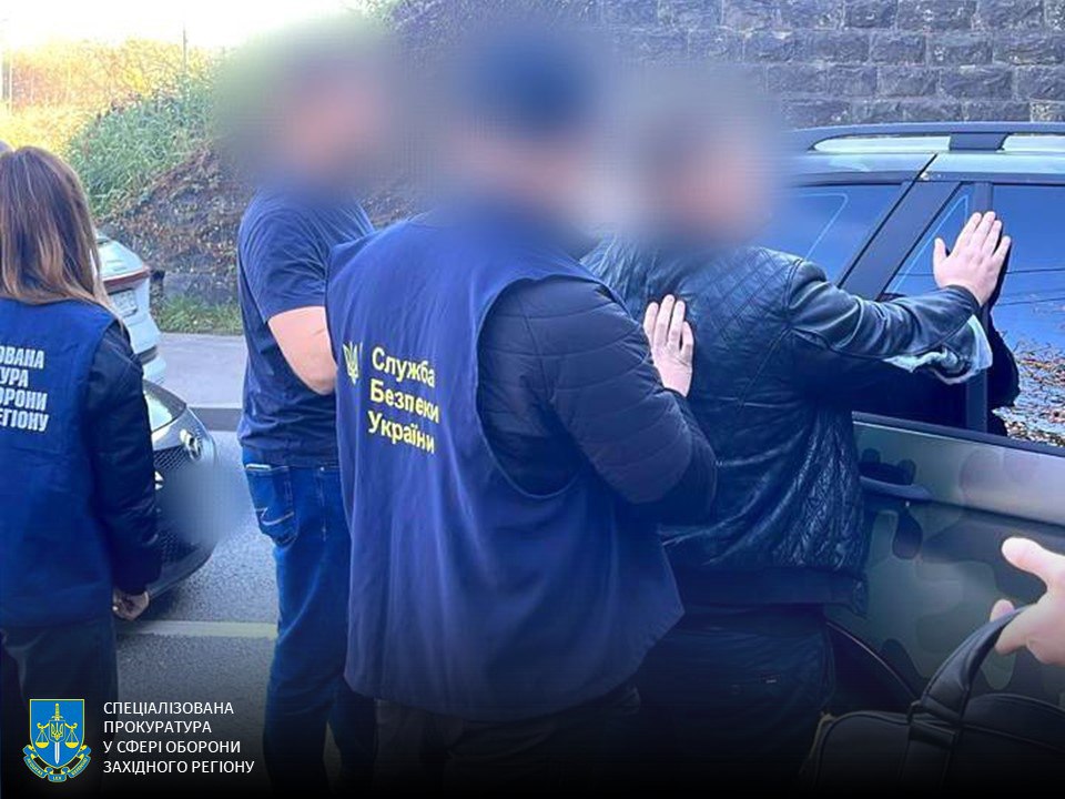На Львівщині затримали на хабарі від військового заступника керівника медустанови