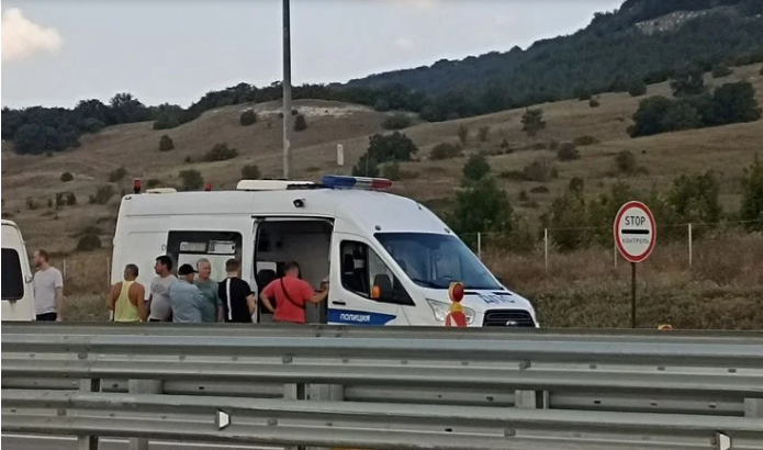 На в’їзді в окупований Севастополь перевіряють усіх водіїв з українськими номерами