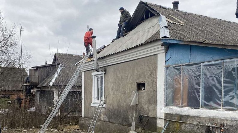 З'явилися перші фото з місця нічних вибухів на Хмельниччині