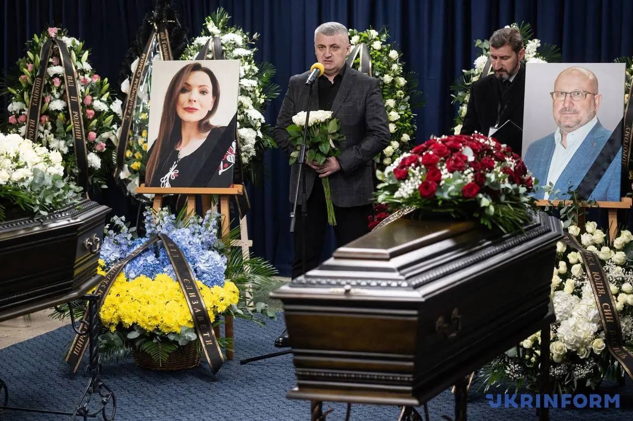 У Києві попрощалися з журналісткою Тетяною Кулик та хірургом Павлом Іванчовим (фоторепортаж)