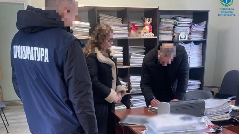 Підприємця і комунальника з Львівщини викрили на забрудненні земель сміттям на 57 млн грн. (фото)