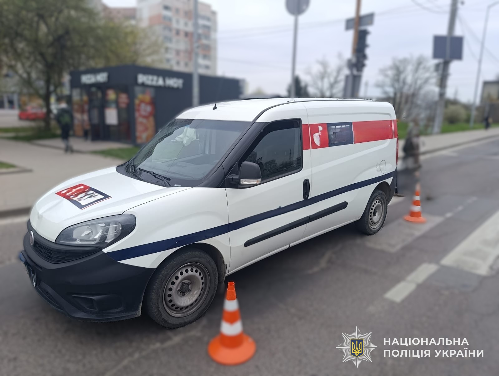 На вулиці Хмельницького у Львові Fiat збив пенсіонерку: чи вижила жінка (фото)