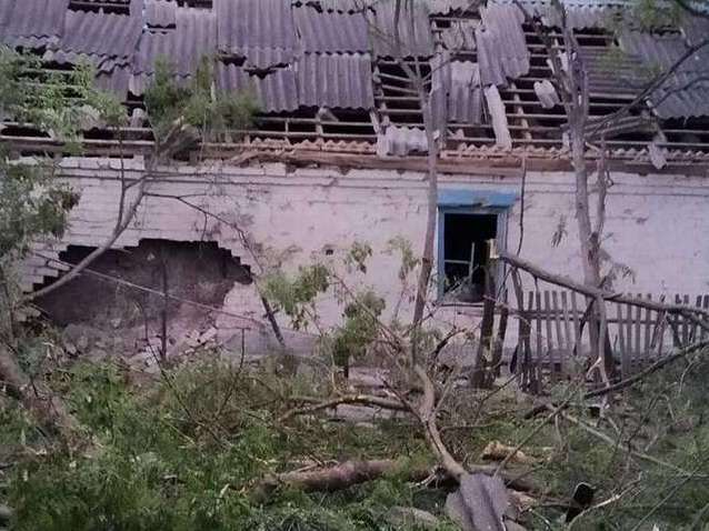 Рашисти обстріляли Мар'янське на Дніпропетровщині: поранені жінка та її двоє дітей