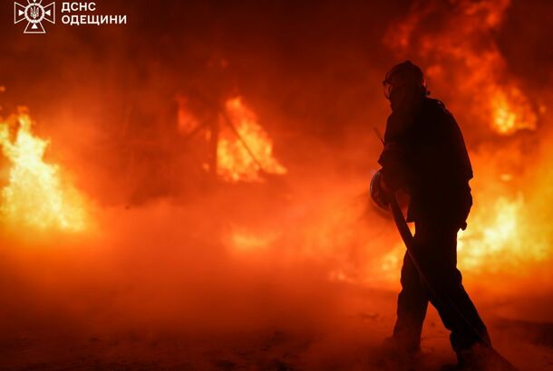 У Хмельницькому виникла масштабна пожежа в колишньому музичному коледжі