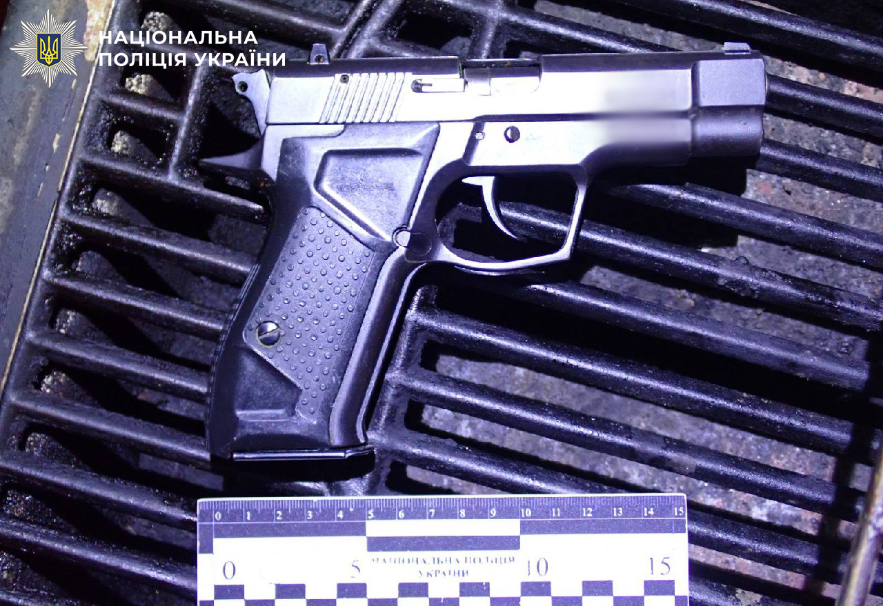 У Києві посеред вулиці сталася стрілянина: Є поранена жінка