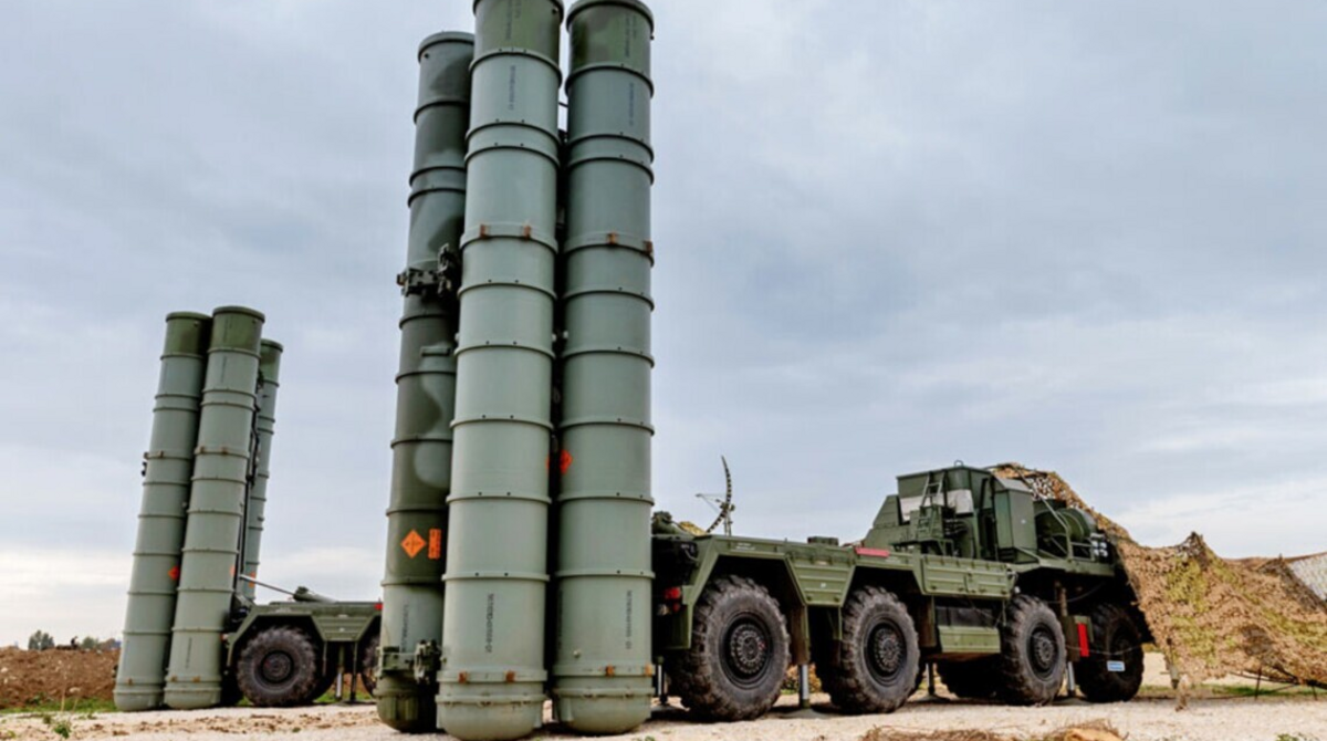 С-300 і "Тріумф". Росія вивозить ракети з Білорусі, щоб передати на Донбас