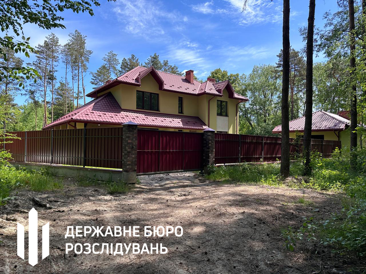 Елітне авто, маєток і квартира: у Львові військовий посадовець незаконно збагатився на майже 12 мільйонів