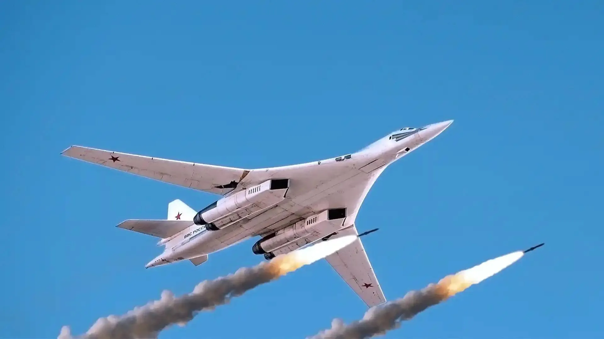 РФ підняла Ту-160: коли очікувати ракети у повітряному просторі України