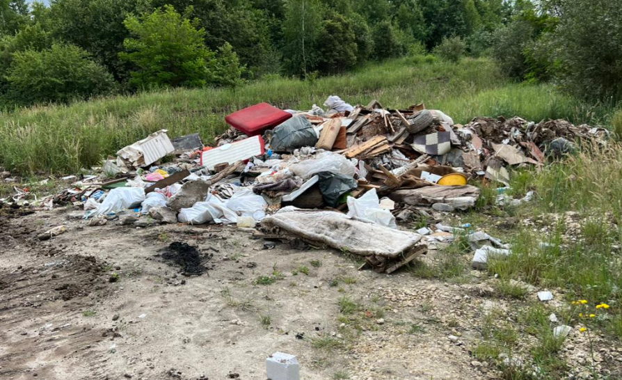 У Львові зафіксували стихійне несанкціоноване сміттєзвалище