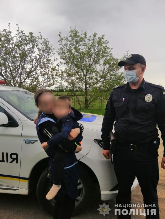 На Миколаївщині з поліцією шукали трирічну дитину, яка спала в шафі