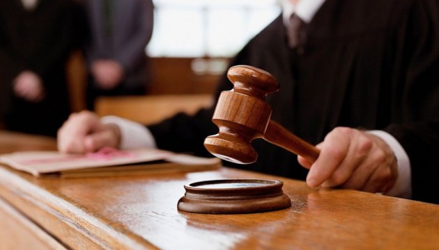 На Хмельниччині чоловіка засудили за побиття 12-річного пасинка металевим прутом