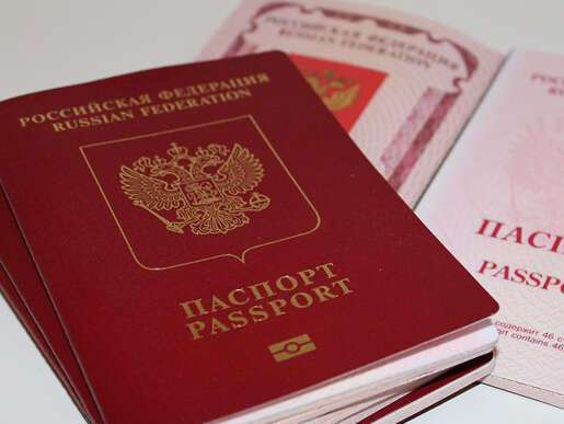 В окупованому Херсоні росіяни змушують підприємців отримувати паспорти РФ – ОДА