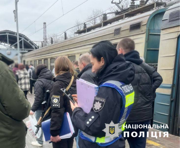 У Києві 12-річного хлопчика вразило струмом на даху електрички: Що каже поліція