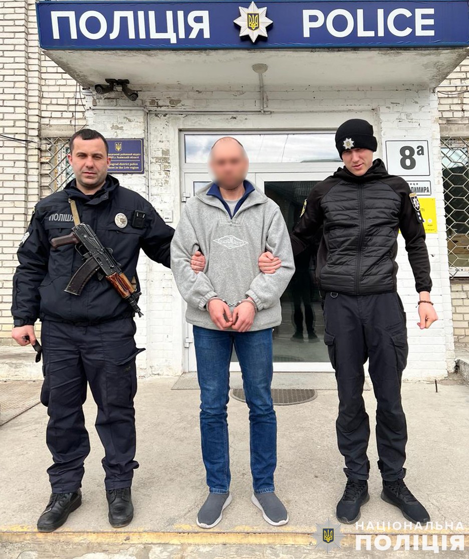 Став ногами на груди: мешканець Львівщини під час сварки убив 16-річного брата