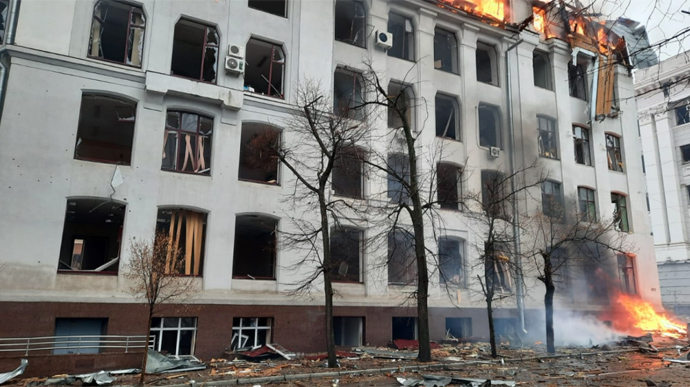 У Харкові окупанти обстріляли людей, які стояли в черзі за допомогою. Є загиблі