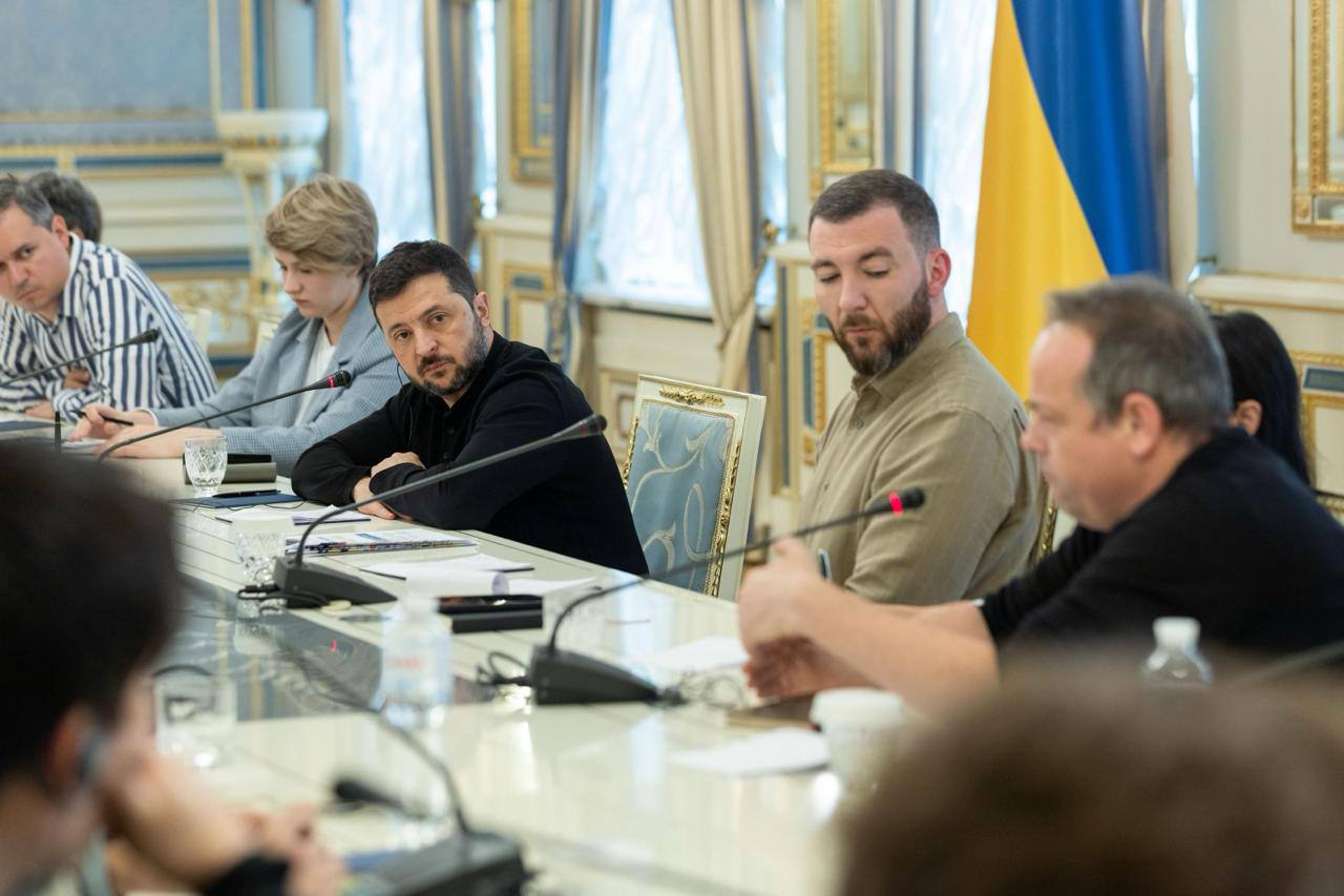 «Є ризик, що Путін піде у світову війну»: Зеленський зробив низку важливих заяв під час розмови з журналістами