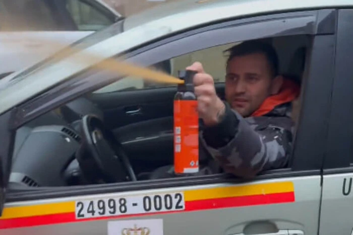 У Варшаві таксист напав на вагітну українку (відео)