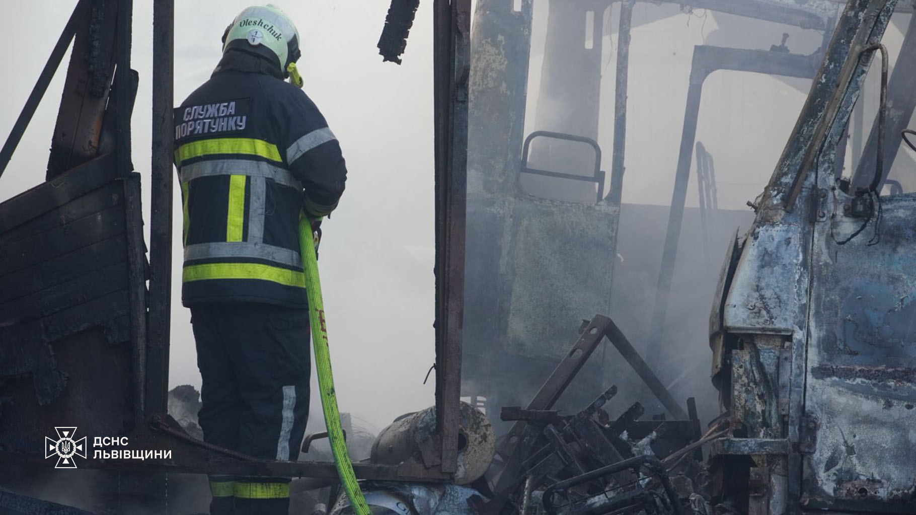 Львівські рятувальники показали наслідки атаки по місту (ФОТО)