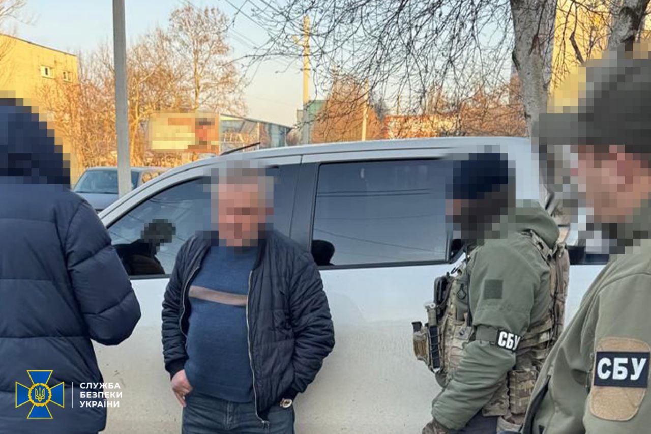 СБУ затримала депутата, який допомагав окупантам вивозити агропродукцію до Росії