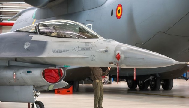Опановуватимуть F-16: до Канади на навчання прибули українські пілоти