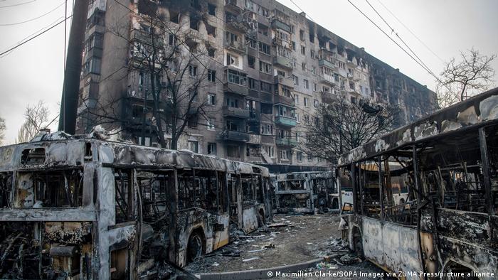 “Ми з мамою були під одіялом це нас і врятувало”, - відеощоденник 11-річної дівчинки з Маріуполя