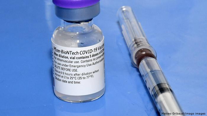 У Pfizer заявили, що двох доз вакцини від COVID-19 недостатньо, потрібна третя