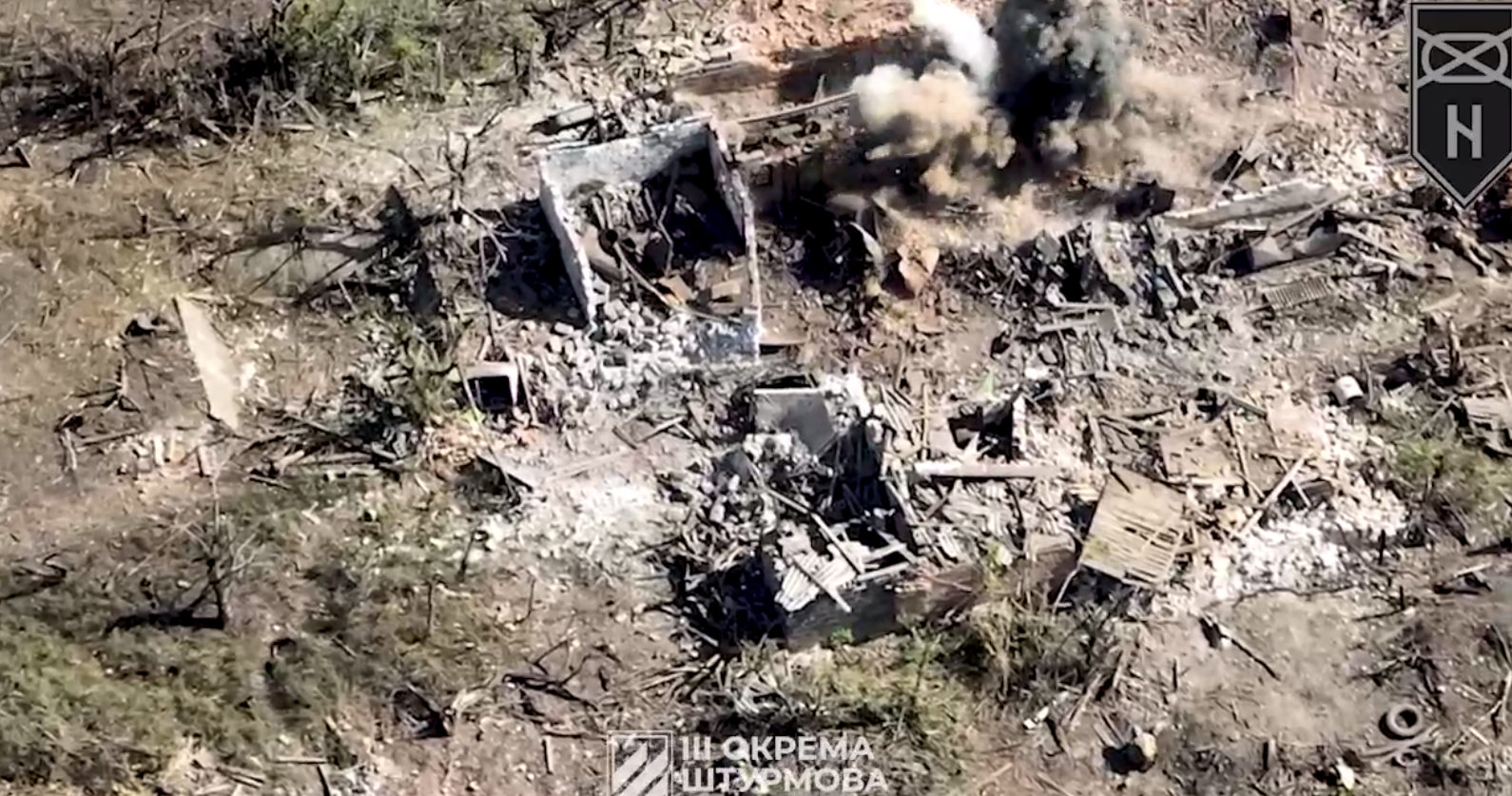 «Дружній» вогонь: росіяни обстріляли своїх військових, що здавалися в полон в Андріївці