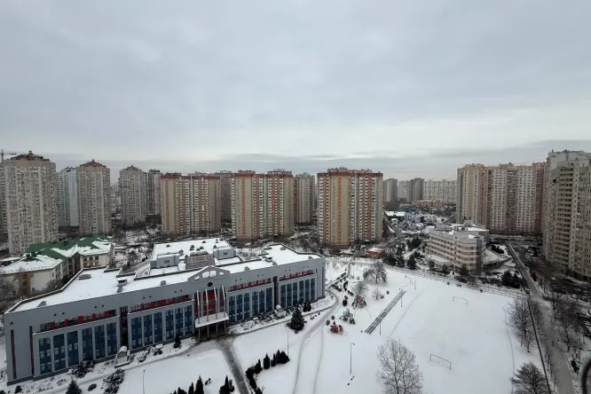 У Києві чоловік, тікаючи від ТЦК, провалився під лід (ВІДЕО)