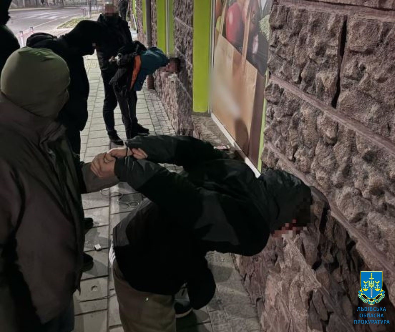 У Львові затримали двох закарпатців, які намагалися підірвати військовий автомобіль
