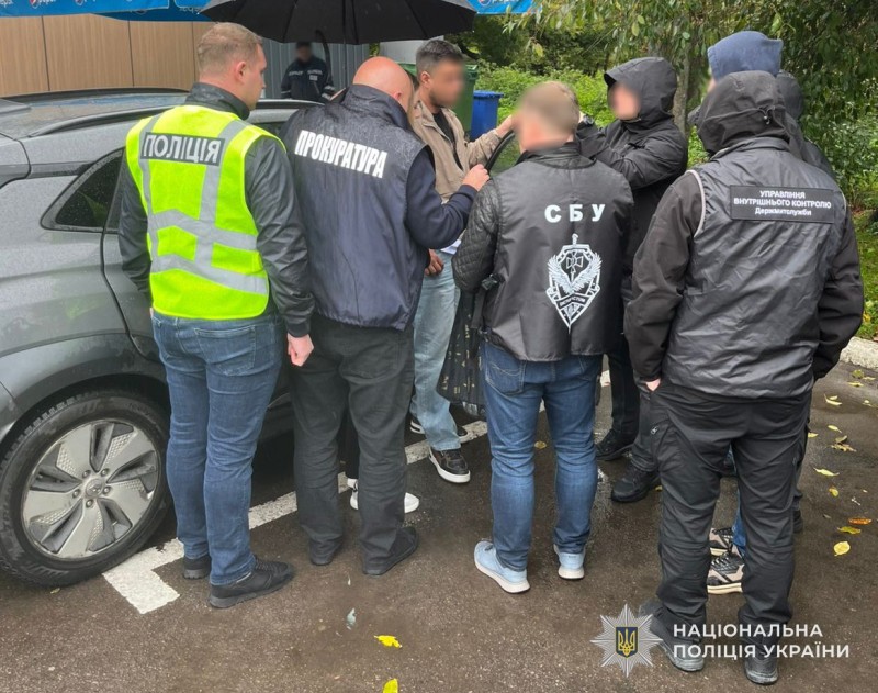 За "ювелірне" хабарництво на Львівщині судитимуть працівника митниці