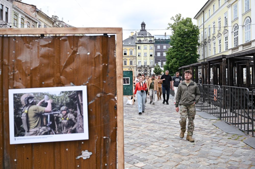 На площі Ринок у Львові 24-та бригада відкрила виставку про оборону Донеччини