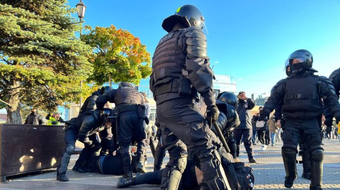 У містах Росії - протести проти мобілізації. Сотні затриманих