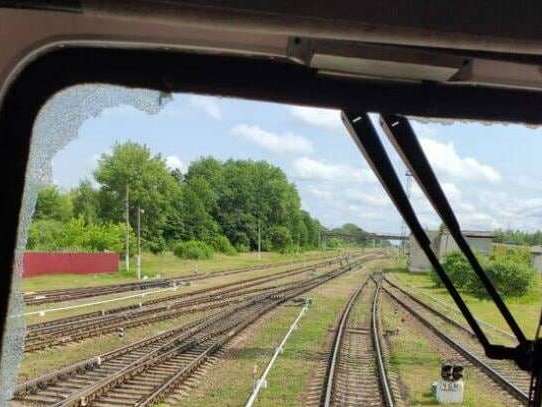 У Брянській області РФ перед вантажним поїздом спрацював вибуховий пристрій