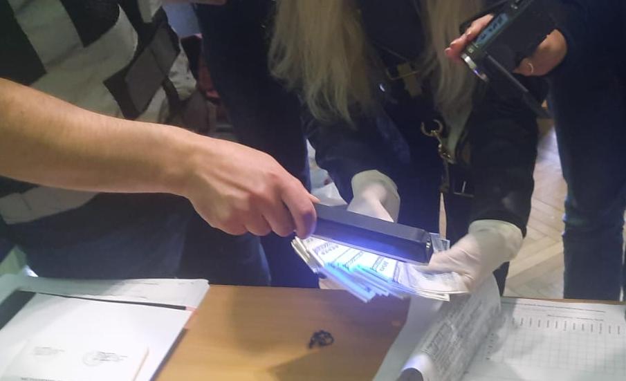 За 5 500 доларів. Група львівських лікарів оформляла інвалідність ухилянтам