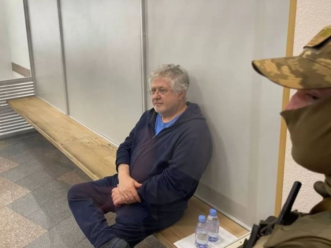 Суд залишив Коломойського під вартою ще на два місяці
