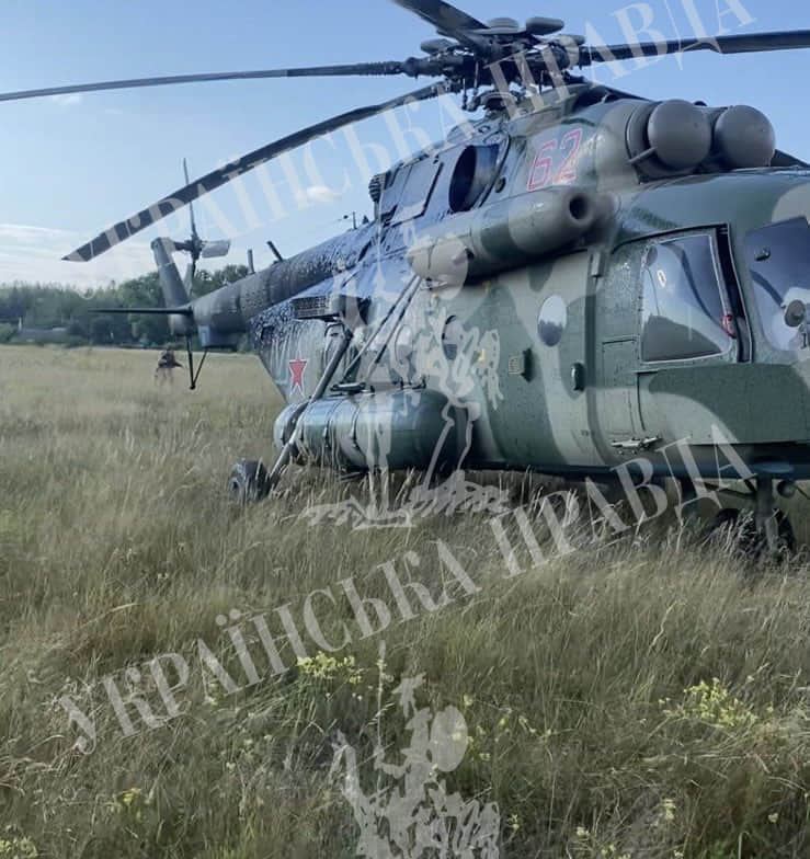 Хоче залишитися в Україні: Буданов обіцяє показати російського пілота, який "пригнав" Мі-8