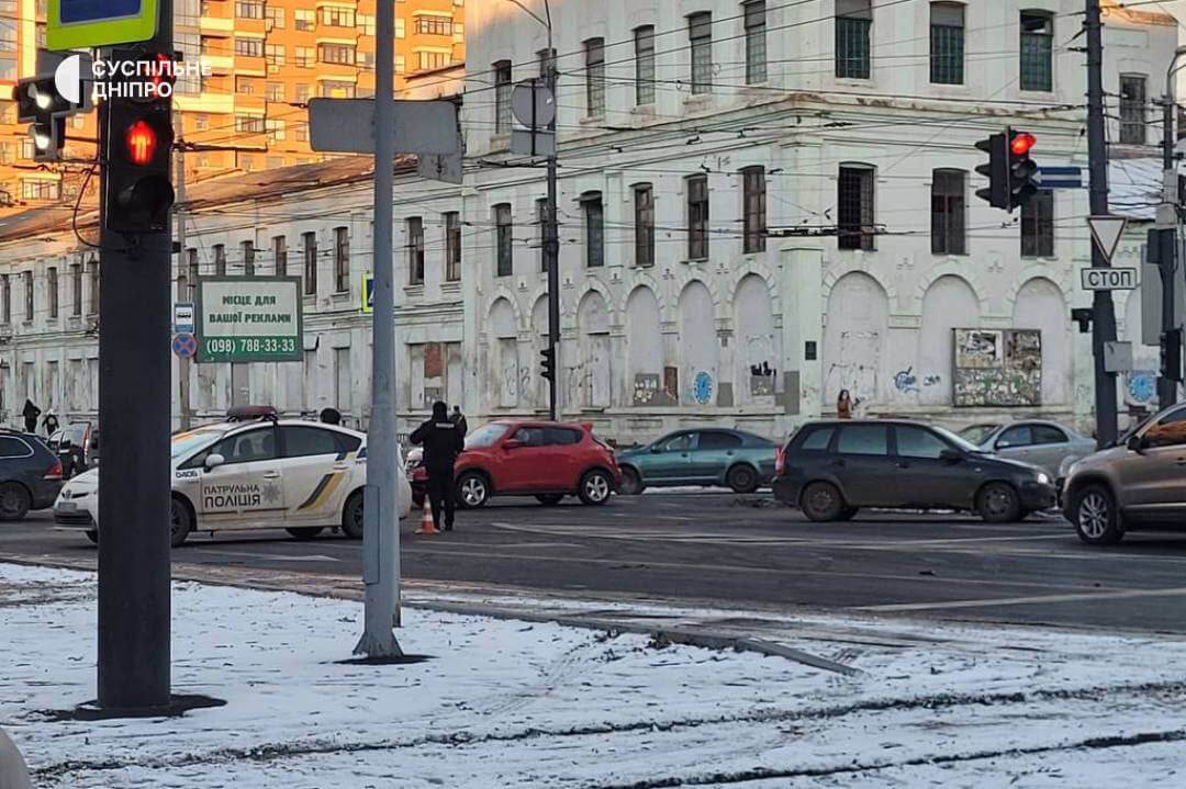 У Дніпрі вибухнув автомобіль, - ЗМІ (фото)