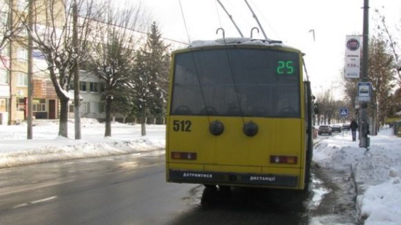 У Львові на графіки відключень електроенергії перевели частину лікарень і увесь електротранспорт