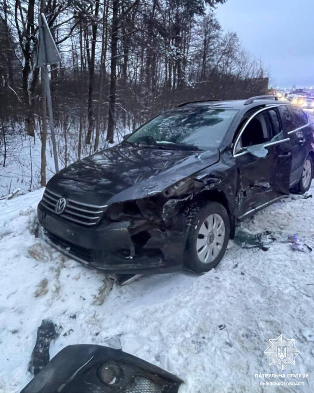 Поблизу Львова сталася аварія: частково перекритий рух