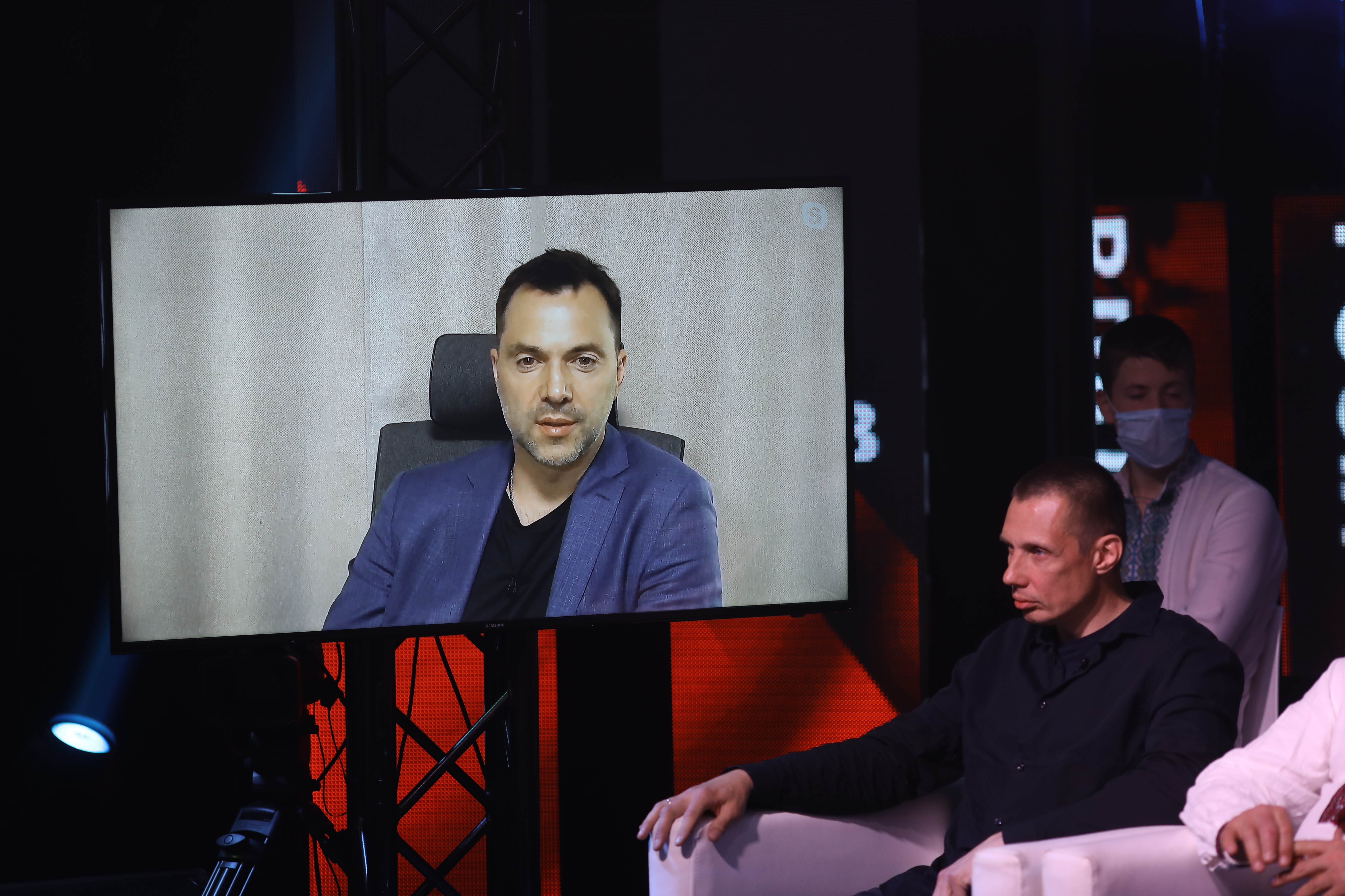 «Зеленський періодично «показує зуби» Заходу». Арестович про відносини із США та війну з Росією