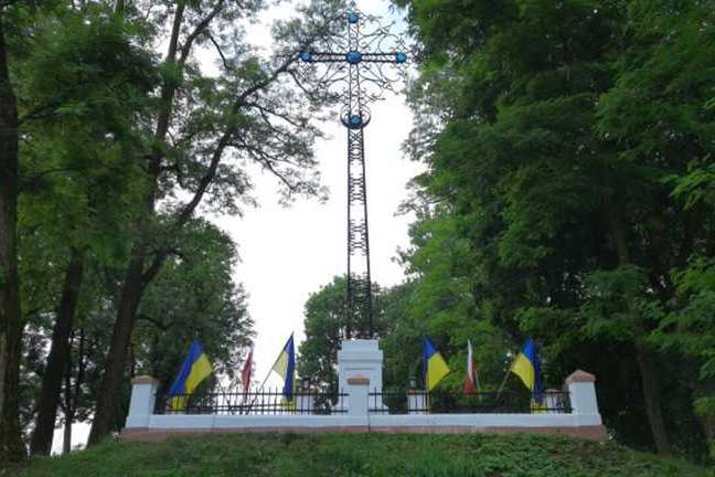 Роботи біля військового цвинтаря. Україна звинуватила Перемишль у порушенні домовленостей